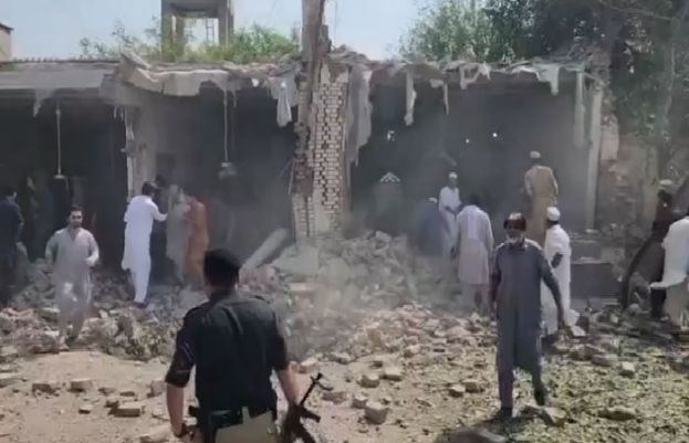 Five cops among 16 people martyred in Kohat suicide blast