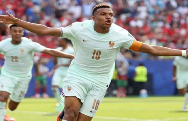 Mbappe scores as France seal last-four spot with 2-0 win