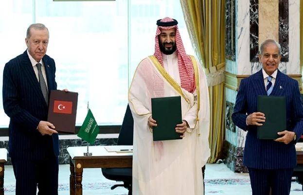 Pakistan, Saudi Arabia, Turkiye sign joint defence pact in Makkah