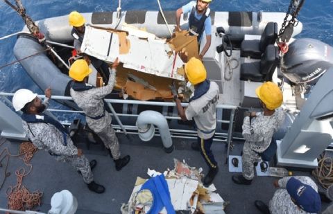 Pakistan Navy, PMSA find wreckage of missing cargo aircraft off Ormara coast
