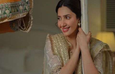 Global screen sensation Mahira Khan has moved fans and stars alike with an emotional and gracious message
