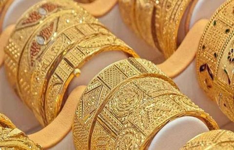 Gold prices fall in Pakistan after three-day rise