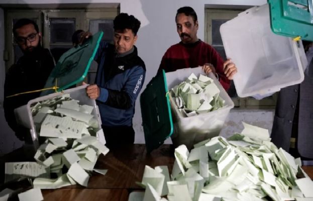 AJK polls: PML-N wins three seats, PPP two as vote count underway
