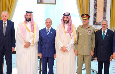 PM Shehbaz credits Field Marshal Munir for key role in Makkah defence pact