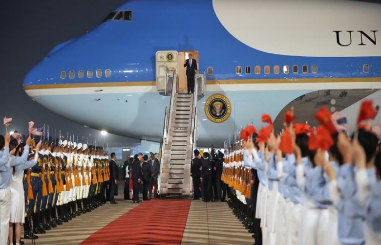 Trump lands in China