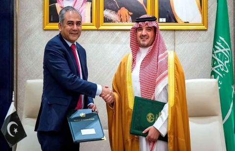 Interior Minister Mohsin Naqvi and his Saudi counterpart Prince Abdulaziz bin Saud bin Naif in Riyadh