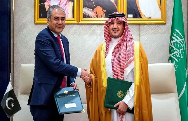 Interior Minister Mohsin Naqvi and his Saudi counterpart Prince Abdulaziz bin Saud bin Naif in Riyadh