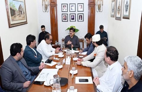 Sindh CM directs authorities to stabilize flour prices